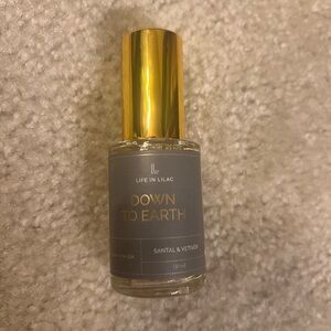 Brand new 30ml Life in Lilac Down to Earth home fragrance spray.